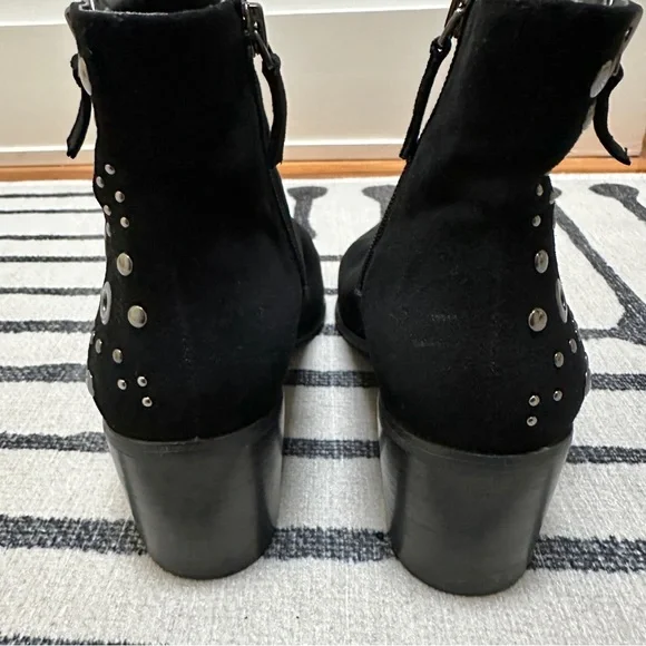 TAHARI Rachel Suede Ankle Bootie - Picture 5 of 9